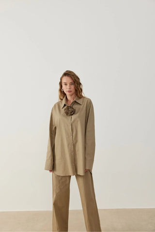 Yuti Gül Broşlu Keten Takım Bej