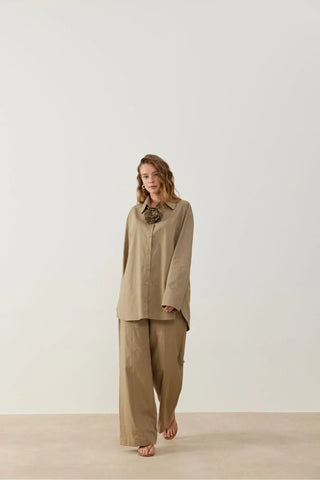 Yuti Gül Broşlu Keten Takım Bej