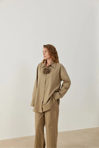 Yuti Gül Broşlu Keten Takım Bej