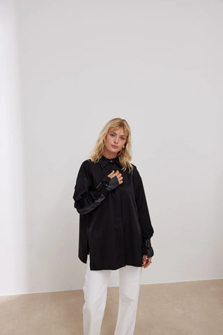 Lizbon Kolu Düğmeli Gömlek Siyah