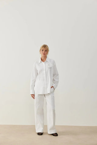 Yuti Gül Broşlu Keten Takım Beyaz