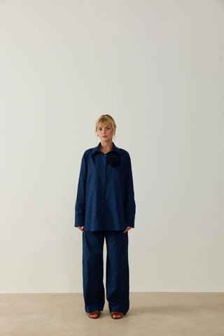 Yuti Gül Broşlu Keten Takım Lacivert