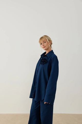 Yuti Gül Broşlu Keten Takım Lacivert