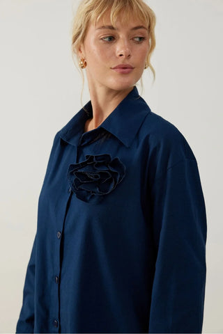 Yuti Gül Broşlu Keten Takım Lacivert