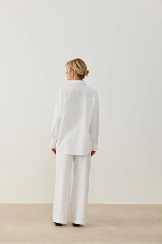 Yuti Gül Broşlu Keten Takım Beyaz